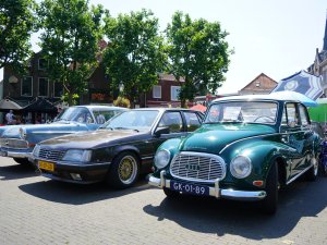 Een stad vol oude auto’s