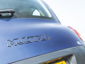 Huh? Iemand heeft vorige maand een nieuwe Fiat Multipla gekocht