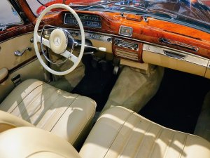 Waarom een koninklijke auto niet één, niet twee, maar drie kentekens heeft