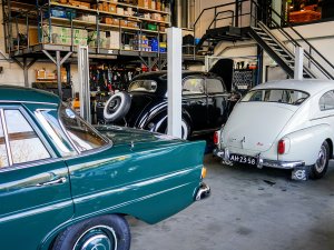 Waarom een koninklijke auto niet één, niet twee, maar drie kentekens heeft