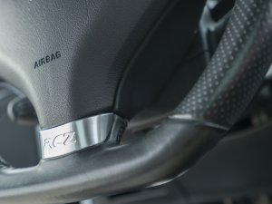 Ezra over zijn Franse coupé met Ferrari-achterruit: 'Mooier dan zo'n standaard-Golfje'