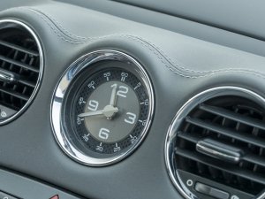 Ezra over zijn Franse coupé met Ferrari-achterruit: 'Mooier dan zo'n standaard-Golfje'