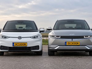 TEST tweedehands Volkswagen ID.3 vs. Hyundai Ioniq 5: verstandige tussendoortjes of beter laten staan?