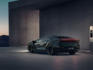 Cool! Deze bizarre auto komt uit een land waar ze je onthoofden voor overspel