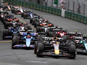 Formule 1 kijken in 2024: Vergelijking F1 TV Pro en Viaplay