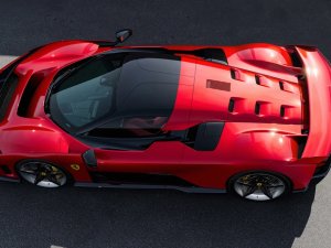 Ik heb de loterij gewonnen - moet ik de Ferrari F80 of de McLaren W1 kopen?