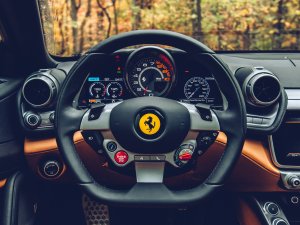 De absolute autovakantie-droom: een supercar met genoeg bagageruimte