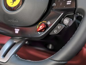 De prachtige Ferrari Roma is beestachtig beschaafd