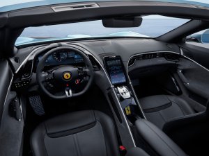 Ferrari Roma Spider: de cabrio die alle andere open auto’s tot lelijke eendjes degradeert