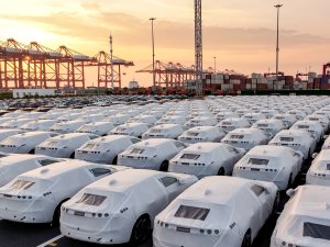 Chinese fabrikanten blikkeren Europese havens met EV's