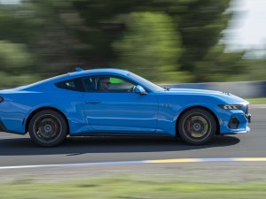 TEST BMW M4 vs Ford Mustang: waarom muscle cars eeuwig jong blijven