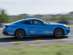TEST BMW M4 vs Ford Mustang: waarom muscle cars eeuwig jong blijven