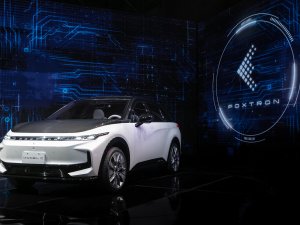 Taiwanese iPhone-fabrikant Foxconn onthult twee elektrische auto's