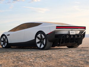De wereld op zijn kop: deze Tesla doet langer over tanken dan over laden