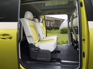 Test Volkswagen ID.Buzz LWB en GTX: zo bijten BMW-rijders zich stuk op en bestelbus