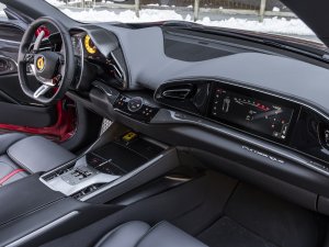 Waarom deze Ferrari van een half miljoen geen touchscreen heeft