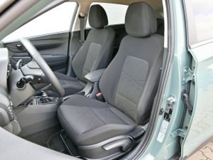 TEST Hyundai Bayon, Mazda CX-3 en Peugeot 2008 - de comfortabelste kleine suv komt niet uit Frankrijk