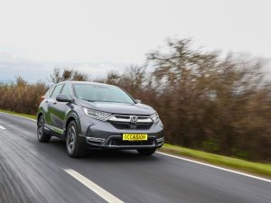 Tweedehands hybride SUV's: Toytota RAV4 vs. Honda CR-V - welke heeft de beste motor?