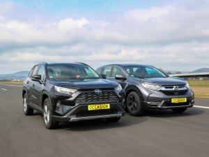 Tweedehands hybride SUV's: Toytota RAV4 vs. Honda CR-V - welke heeft de beste motor?