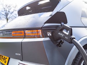 TEST tweedehands Volkswagen ID.3 vs. Hyundai Ioniq 5: verstandige tussendoortjes of beter laten staan?