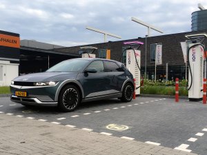 Vol in 5 minuten: vergeet snelladen met 800V, hier komt 1700V