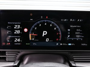 Porsche over EV-schakelen: ‘Waarom zouden we onze elektrische auto’s slechter maken?’