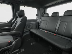 Deze nieuwe elektrische bus neemt zomaar negen mensen mee