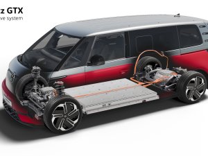 Test Volkswagen ID.Buzz LWB en GTX: zo bijten BMW-rijders zich stuk op en bestelbus