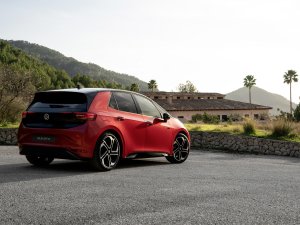 TEST tweedehands Volkswagen ID.3 vs. Hyundai Ioniq 5: verstandige tussendoortjes of beter laten staan?