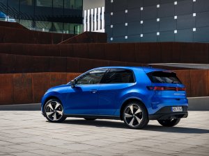Iedereen wil ineens in deze goedkope elektrische auto rijden
