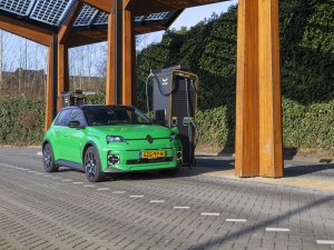 Europeanen kopen veel meer EV’s (maar Tesla hard onderuit)