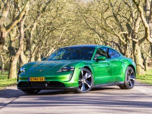 Elektrische Porsche Taycan nu al succesvoller dan beste Volkswagen ooit in 15 jaar