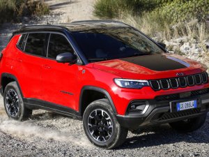 Vernieuwde Jeep Compass plug-in hybride 3000 euro goedkoper