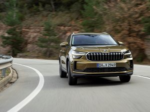 Test: hiermee ben je in stokoude Volvo ruim drie keer zo snel als in splinternieuwe Mercedes