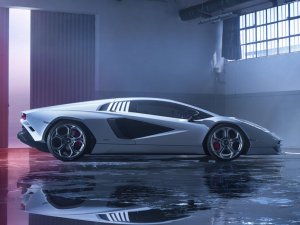 Het is officieel: de Lamborghini Countach is terug!