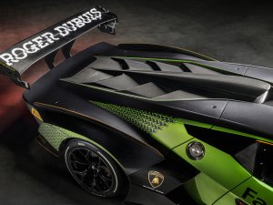 Lamborghini Essenza SCV12 is allergisch voor verkeersdrempels