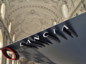 Lancia komt met drie nieuwe modellen die lijken op deze gestroomlijnde dakkoffer