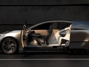 Deze nieuwe Lexus kan andere auto's nabootsen