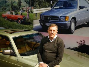 Waarom een koninklijke auto niet één, niet twee, maar drie kentekens heeft
