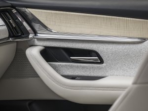 Eerste review – Waarom de Mazda CX-60 een grote eigenzinnige reus is