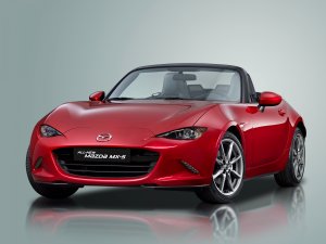 Autoverkopen 2022 - Er worden in Nederland meer Ferrari's verkocht dan Mazda MX-5's