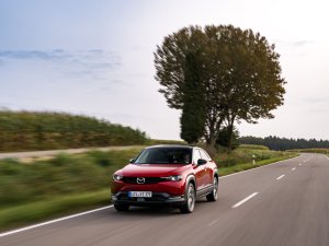 Mazda vernieuwt de plug-in hybride die iedereen altijd over het hoofd ziet