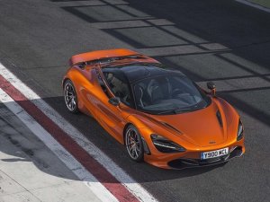 McLaren 720S coupe