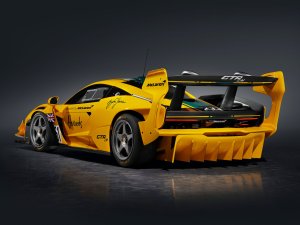 De McLaren Senna GTR LM draagt unieke Le Mans-kleuren
