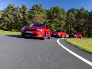 TEST - Opel Astra (2023) vs. Volkswagen Golf en Mazda 3: in de kleinste zit je het lekkerste