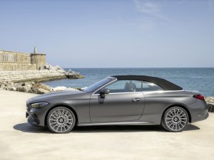 TEST Waarom de schaarse Mercedes CLE Cabriolet de betovering keihard verbreekt