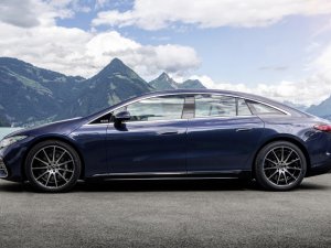 Test - De elektrische Mercedes EQS rijdt de sterren van de hemel