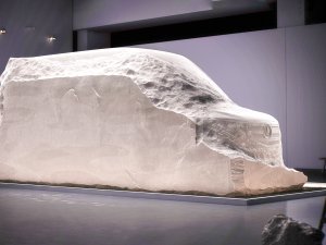 Beeldhouwer hakt door: meer lijnen toekomstige Mercedes-Benz Sprinter