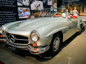 Waarom een koninklijke auto niet één, niet twee, maar drie kentekens heeft
