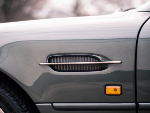 Aston Martin DB7 Vantage - Jaguar XKR: Poepchic, maar niet poenerig